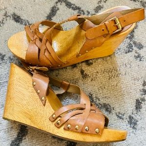 Michael Kors Tan Leather Wood Heel Wedge Sandals! Size 8.5